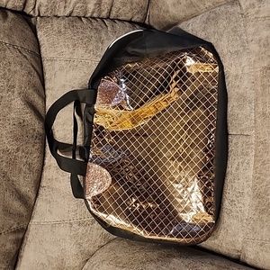 LIGHTWEIGHT OVERNIGHT BAG